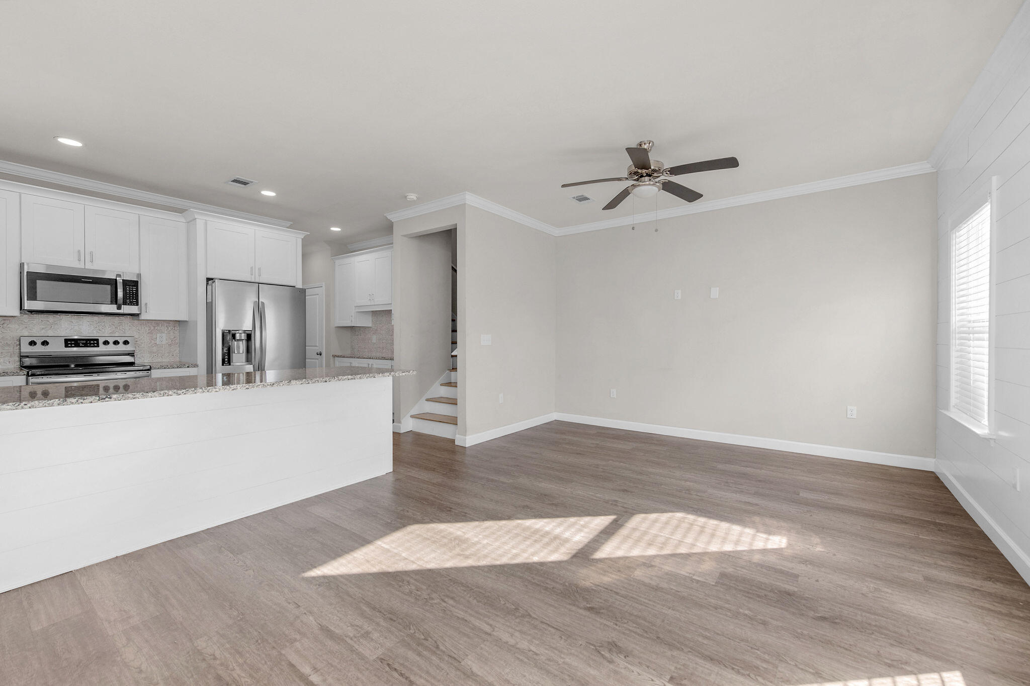 STABLE LANES - Residential