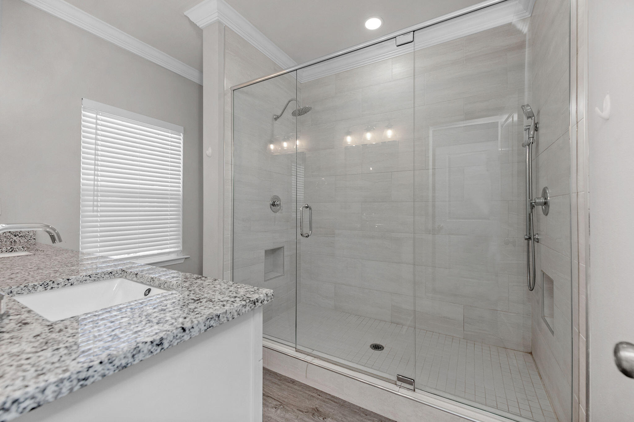 STABLE LANES - Residential