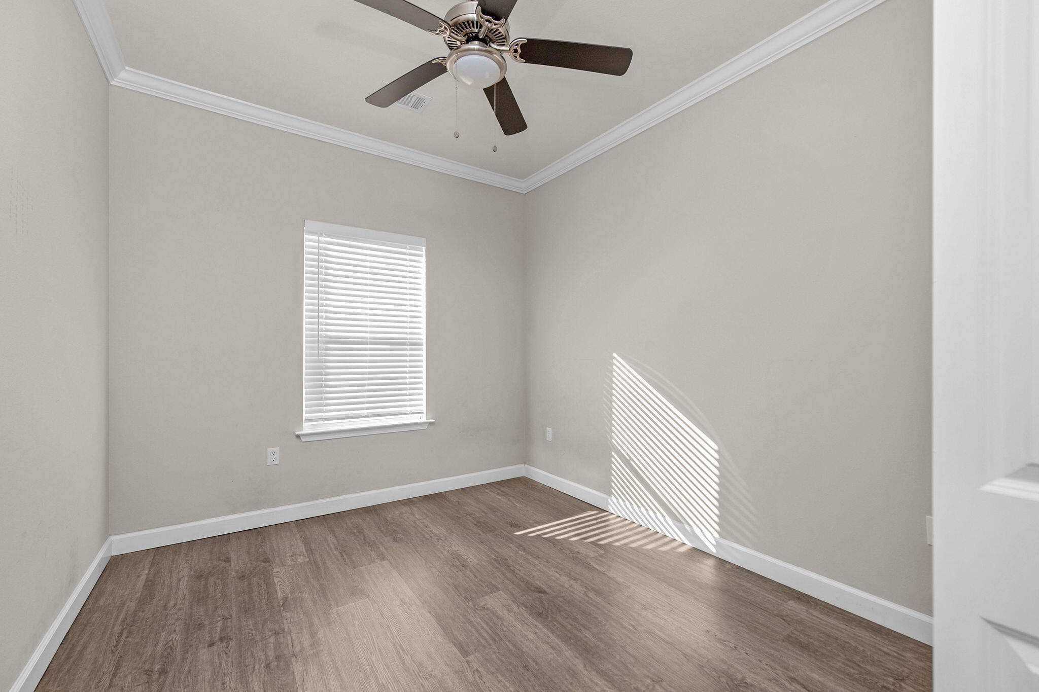 STABLE LANES - Residential