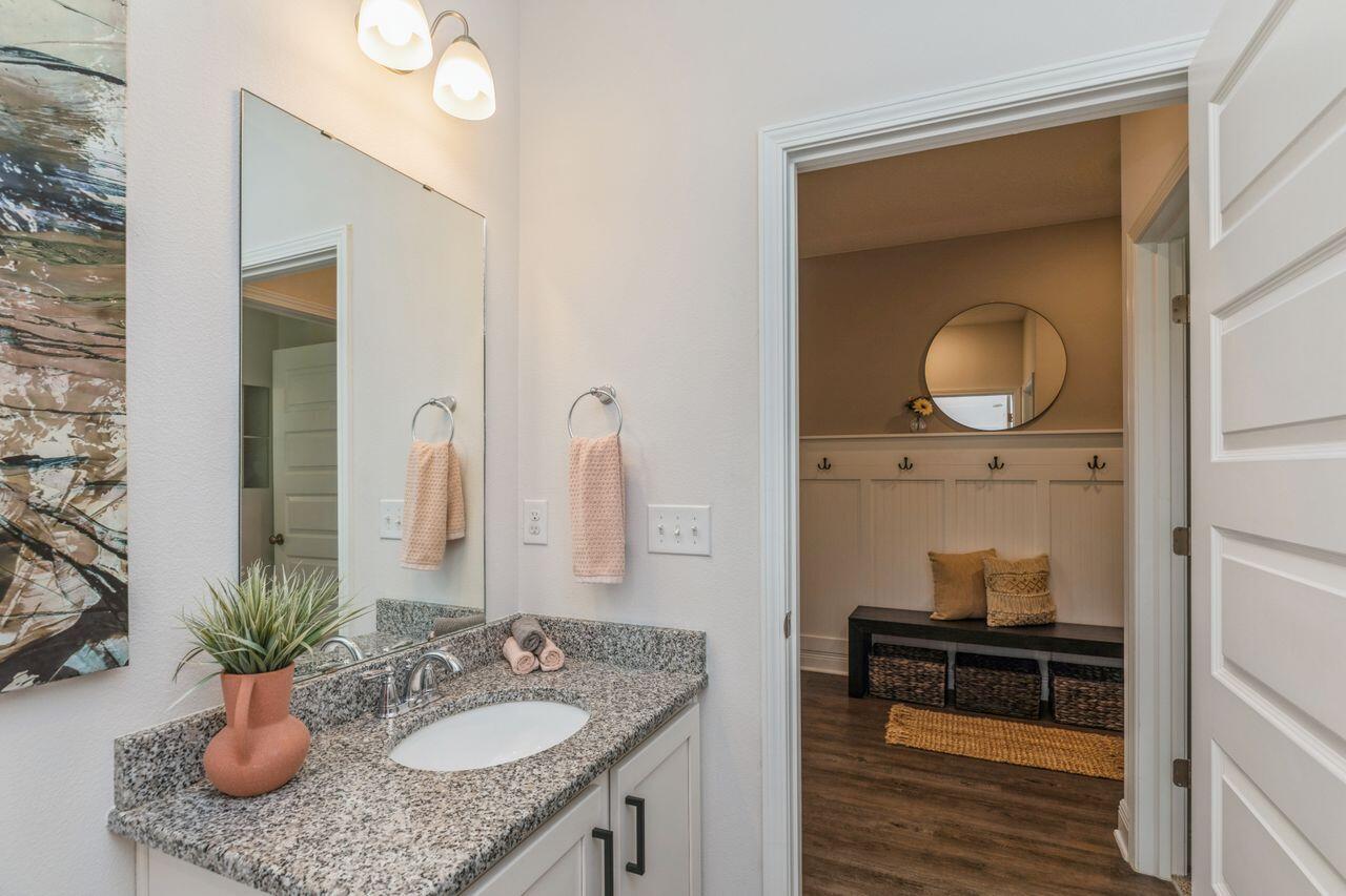 HERITAGE OAKS 1ST ADDN - Residential