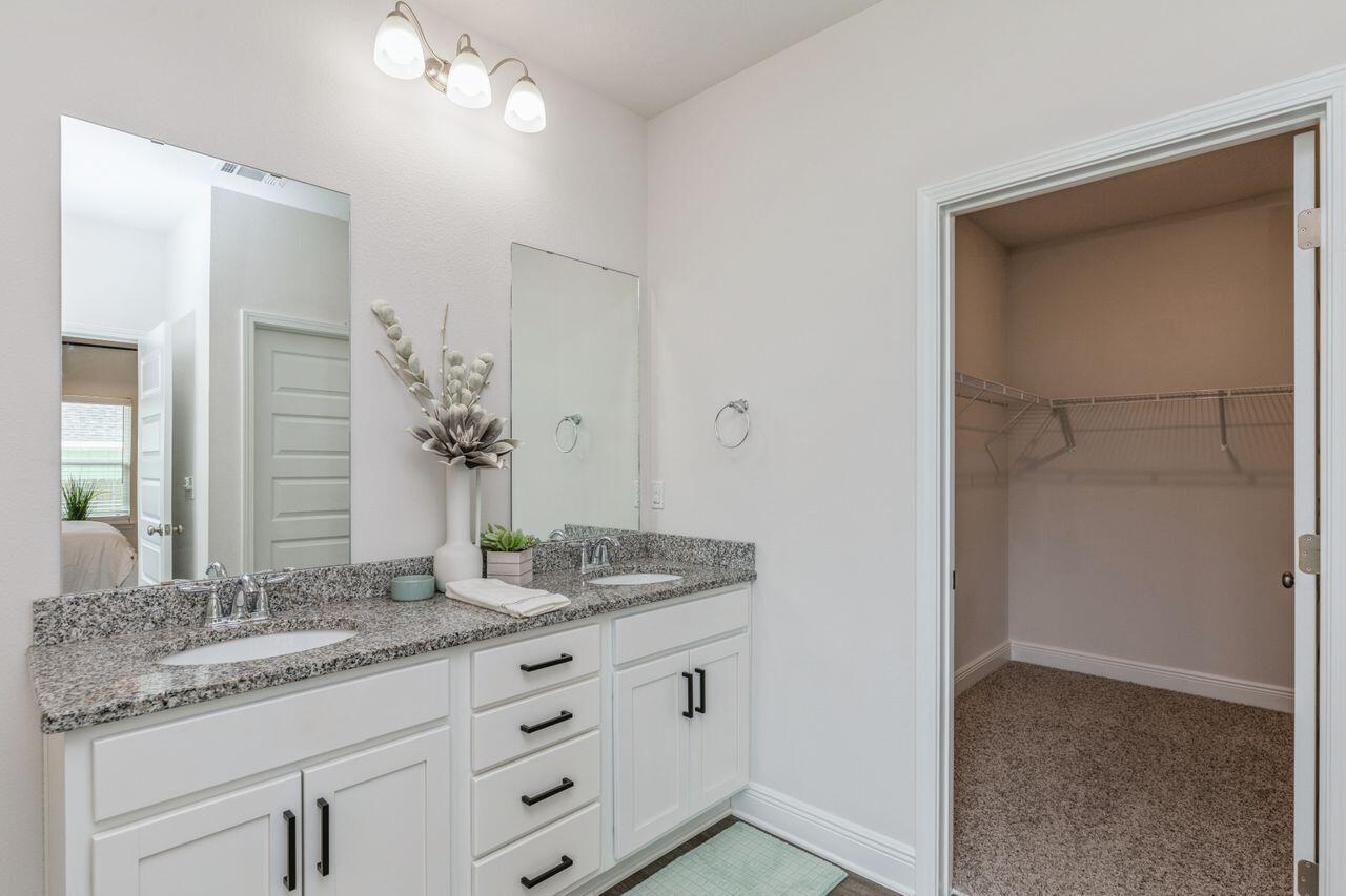 HERITAGE OAKS 1ST ADDN - Residential