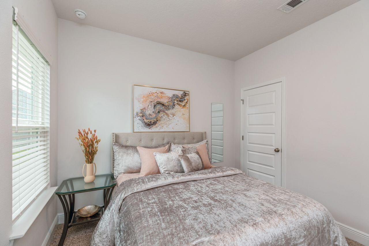 HERITAGE OAKS 1ST ADDN - Residential