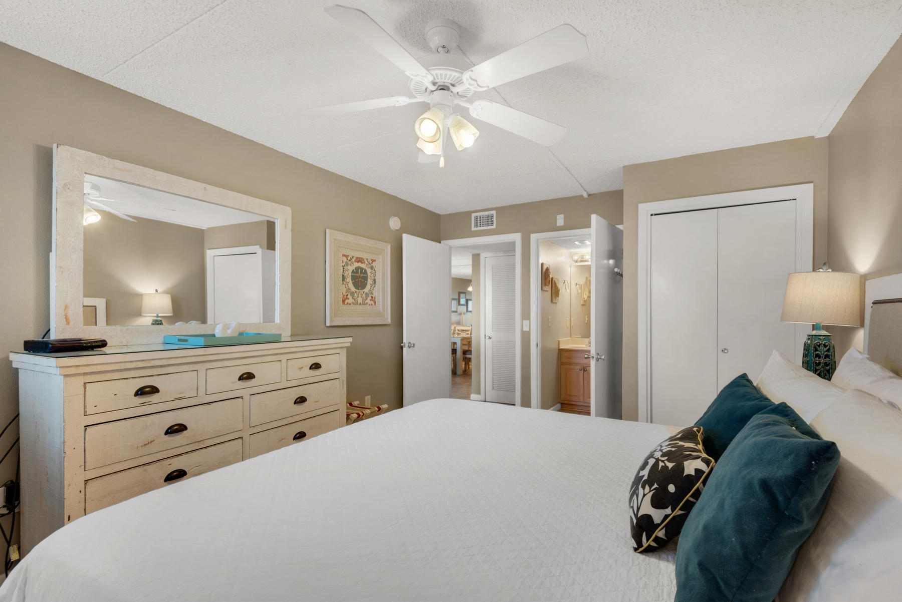 ISLAND ECHO CONDO - Residential