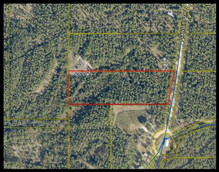 10.50 Acres of Land in Walton Plantation.  No wetlands on-site per US Fish and Wildlife Wetland Map.  Walton Plantation owners have access to amenities including shooting areas, hunting, ATV riding.  Great parcel centrally located and only 40 minutes from destin.