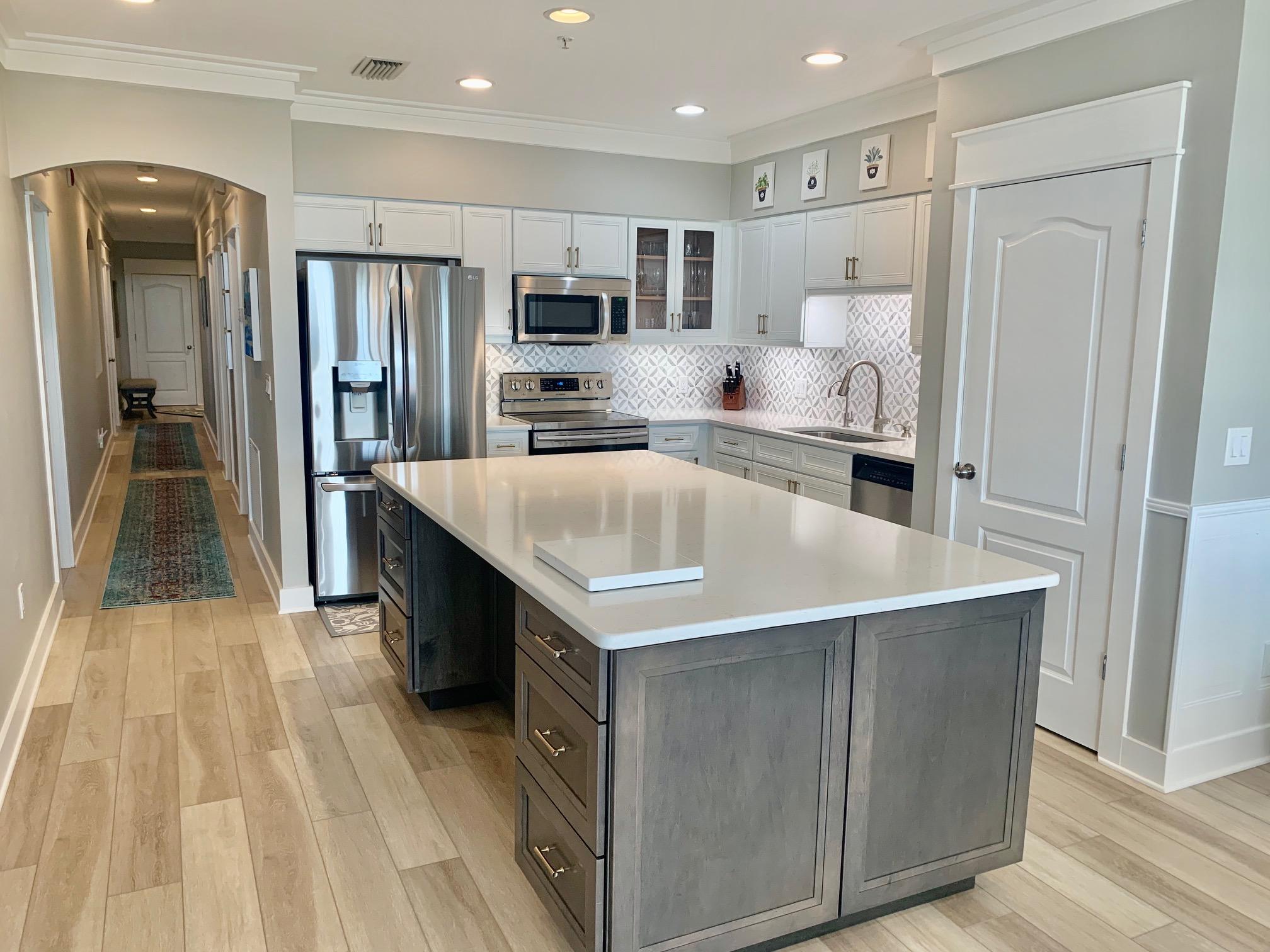 SEAVIEW VILLAS - Residential