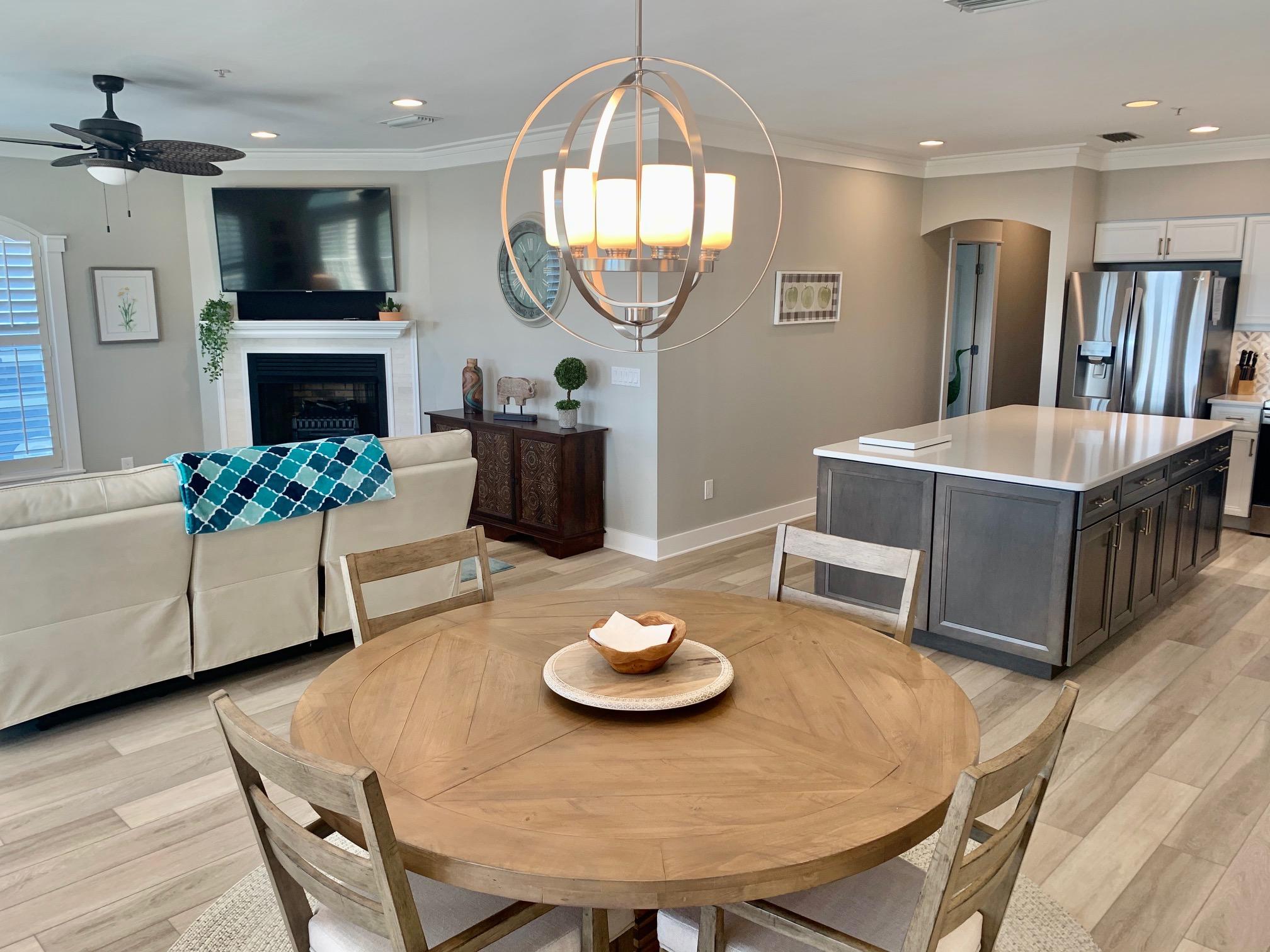 SEAVIEW VILLAS - Residential