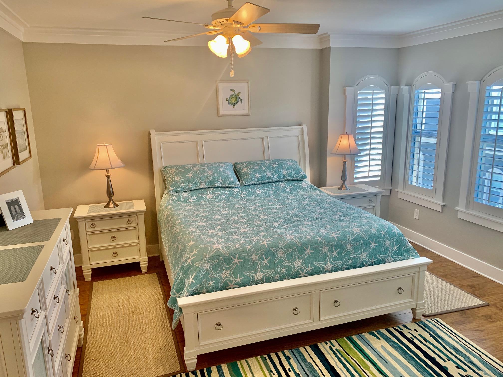 SEAVIEW VILLAS - Residential