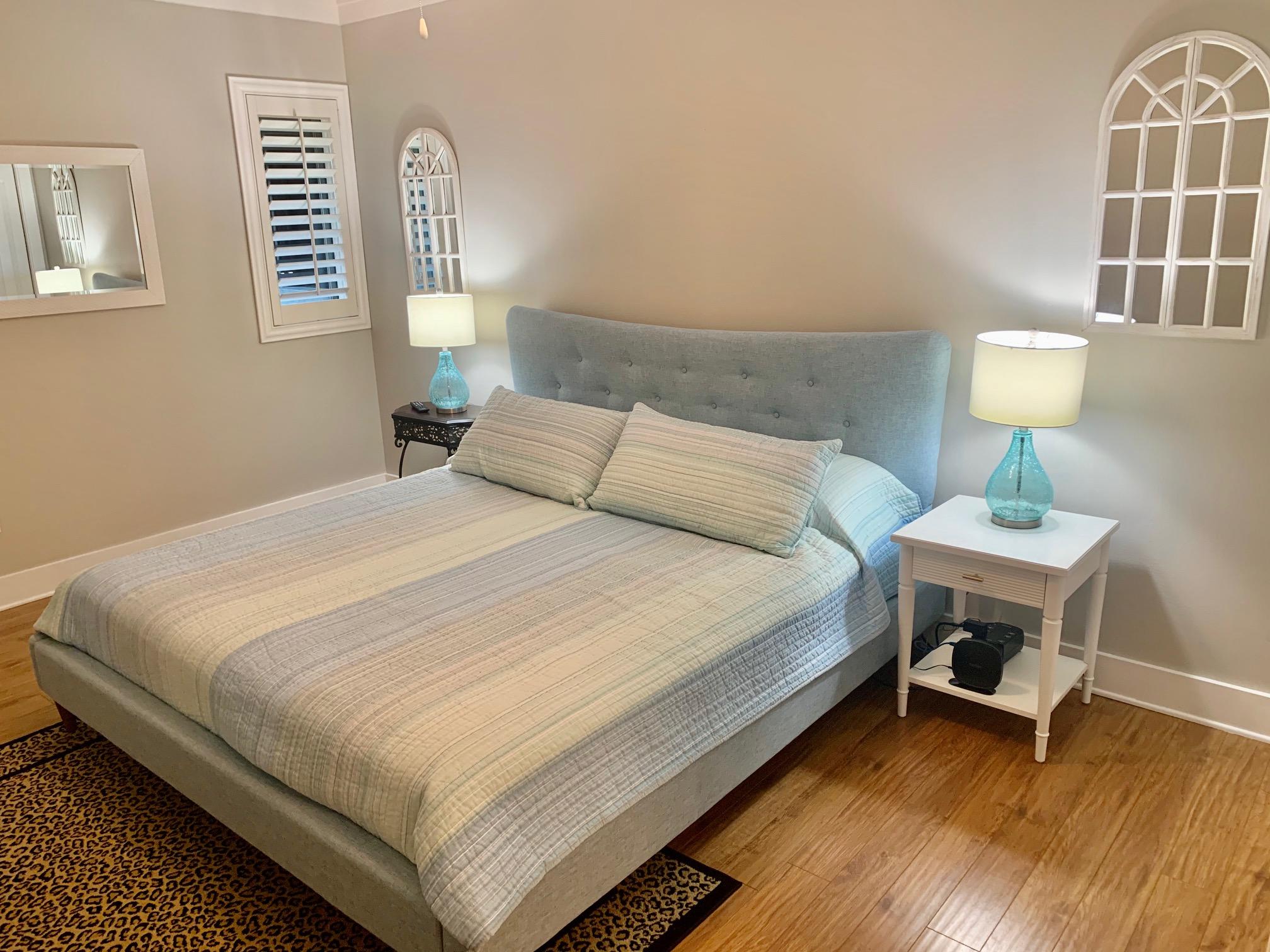 SEAVIEW VILLAS - Residential