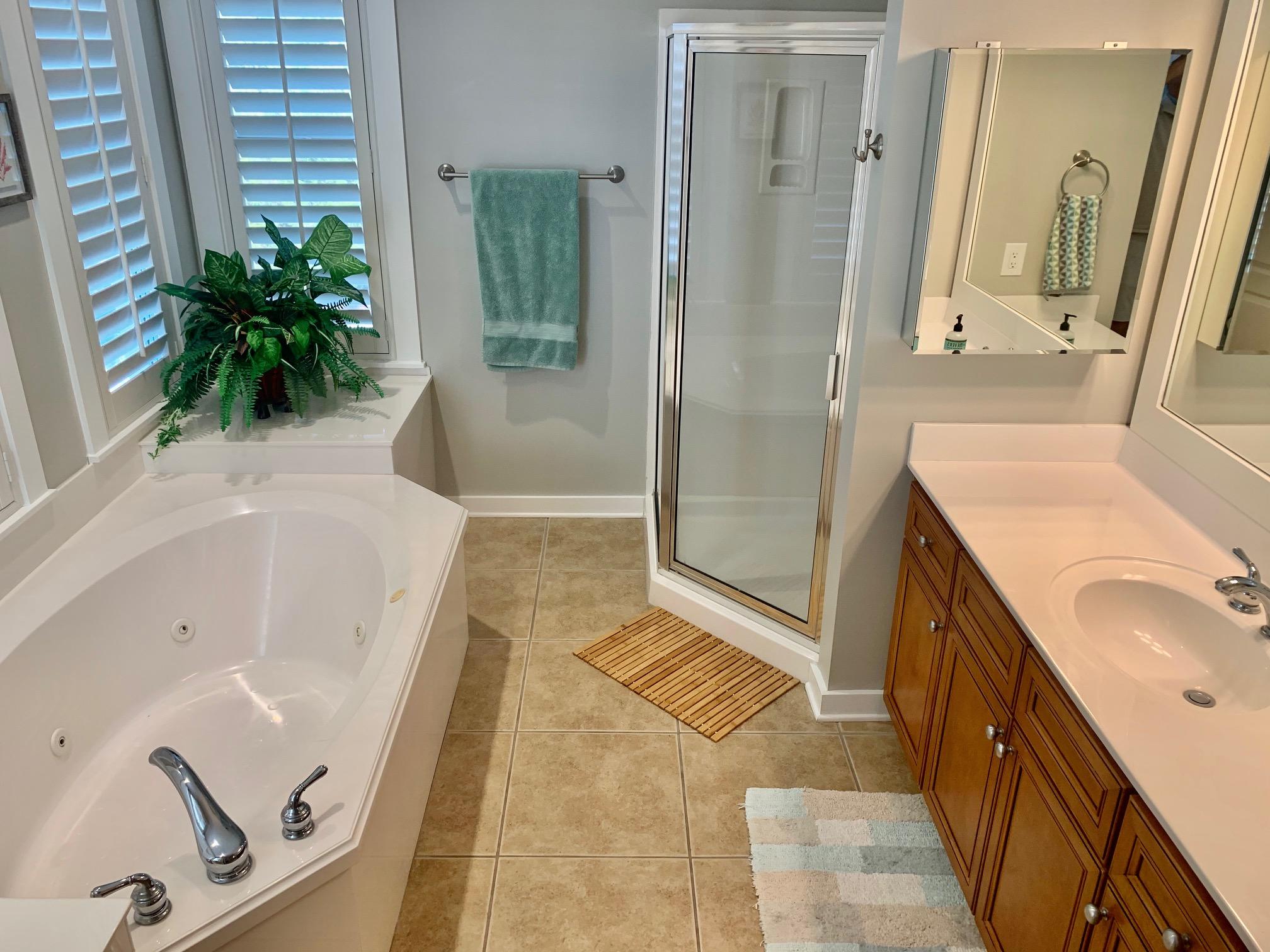 SEAVIEW VILLAS - Residential