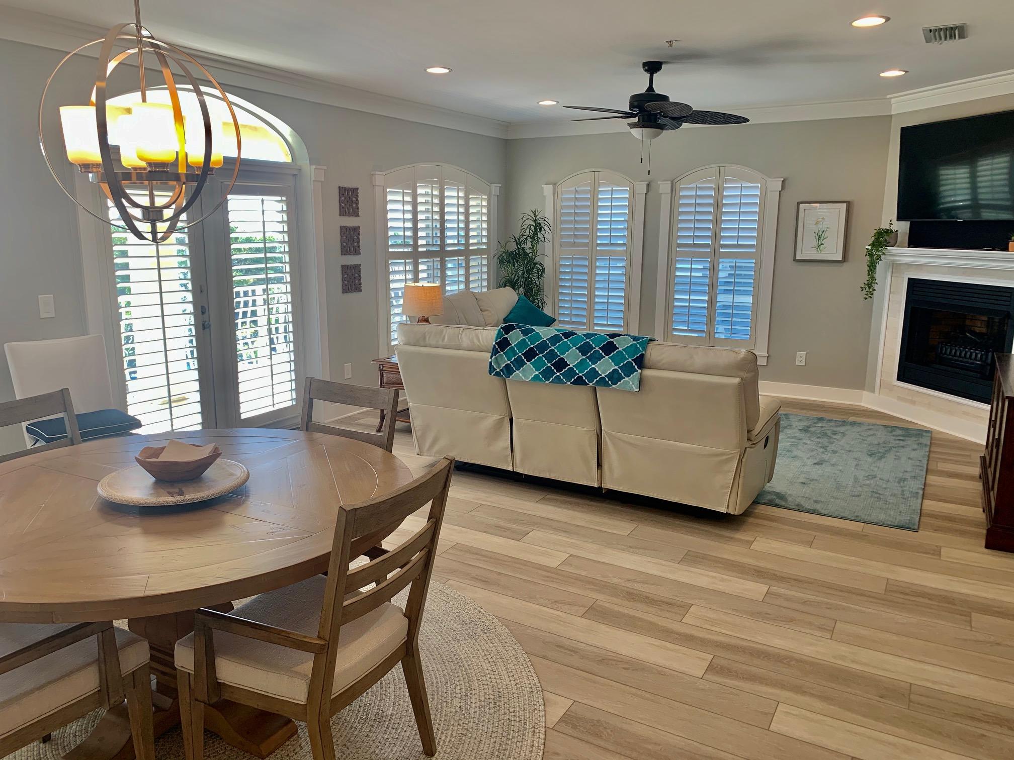 SEAVIEW VILLAS - Residential