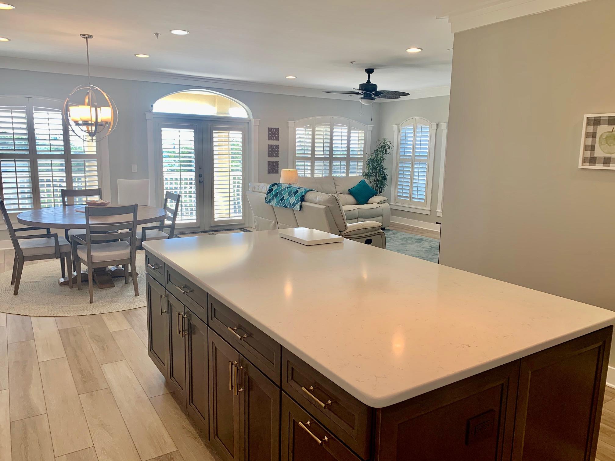 SEAVIEW VILLAS - Residential