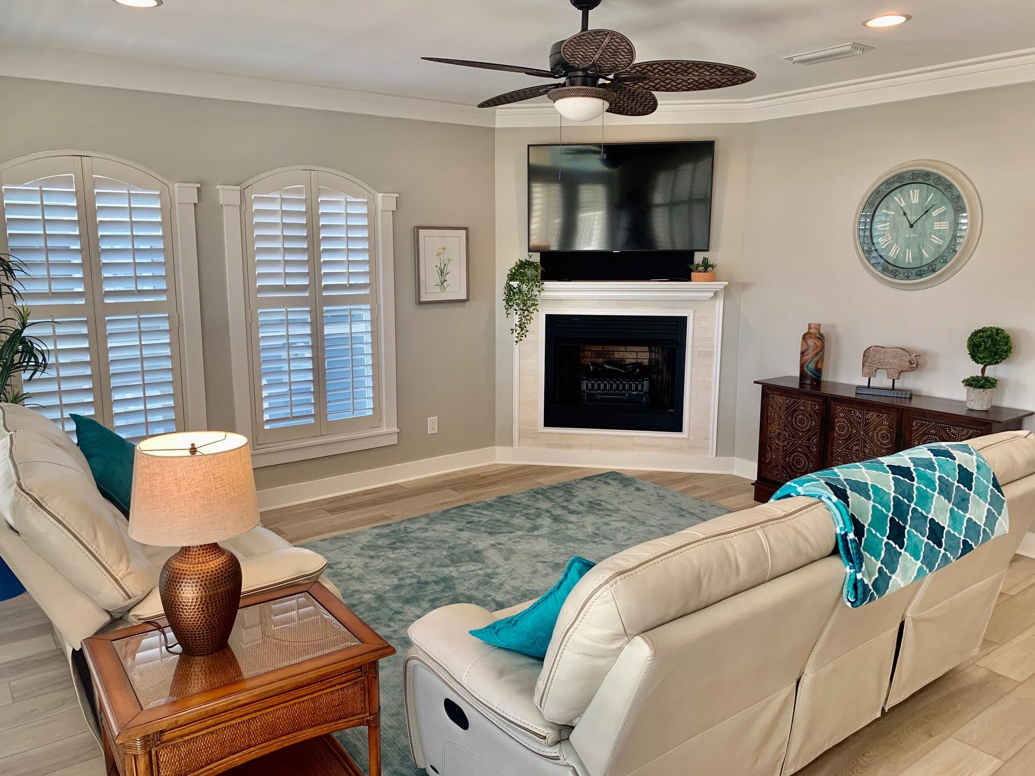 SEAVIEW VILLAS - Residential