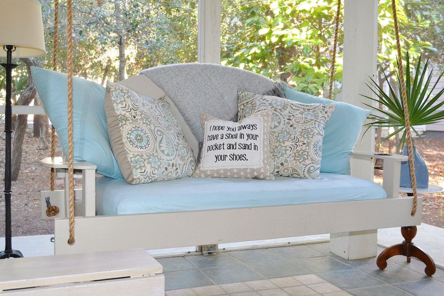 THIS IS THE BEST LOCATION IN THE BEACH COTTAGES!!THIS CHARMING FLORIDA COTTAGE HAS BEEN UPDATED AND IS READY FOR YOUR BUYERS THAT WANT TO MAKE A SMALL INVESTMENT AND HAVE A COTTAGE THAT IS JUST A FEW HUNDRED FEET FROM THE BEACH!! THIS ONE IS A MUST SEE!!ENJOY ALL THE AMENITIES THAT HIDDEN DUNES HAS TO OFFER AND WATCH THE RENTAL DOLLARS FLOW IN!! RENTAL PROJECTIONS VARY BY COMPANY...CALL FOR QUOTE!SCREENED LANAI FOR AFTERNOON SIPPING OR MORNING BREAKFAST!( seller is a licensed agent in the state of Tennessee)