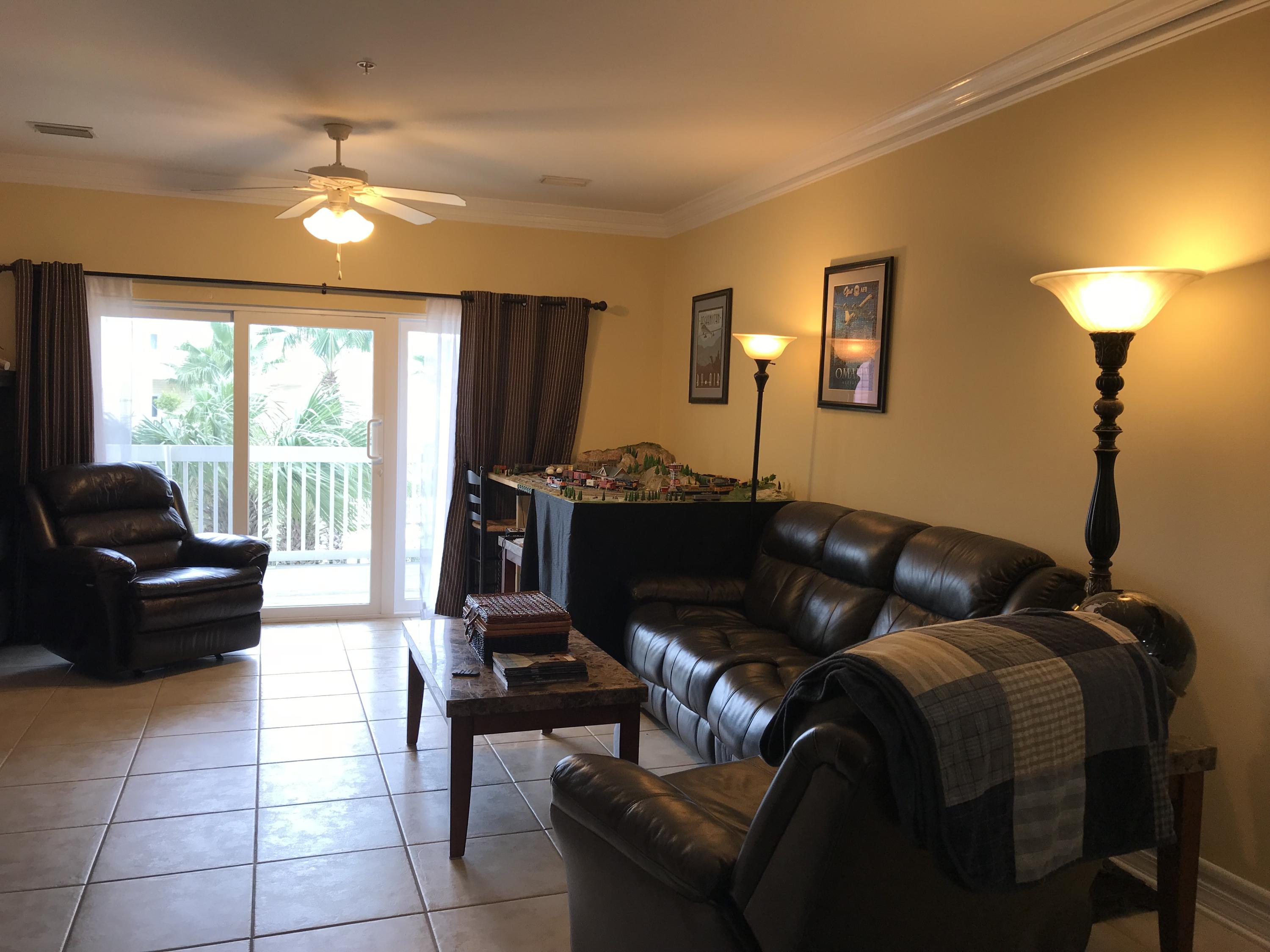 PARADISE POINT T/H - Residential Lease