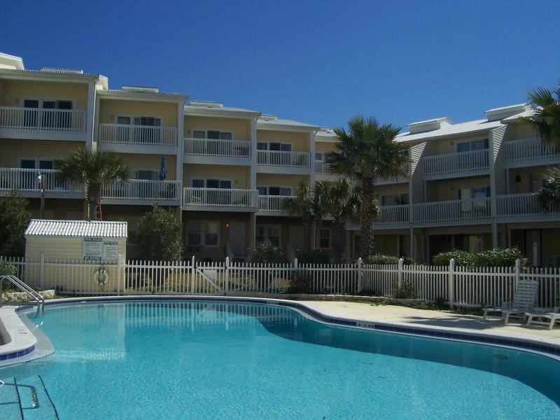 PARADISE POINT T/H - Residential Lease