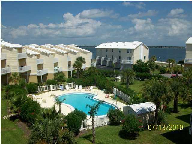 PARADISE POINT T/H - Residential Lease