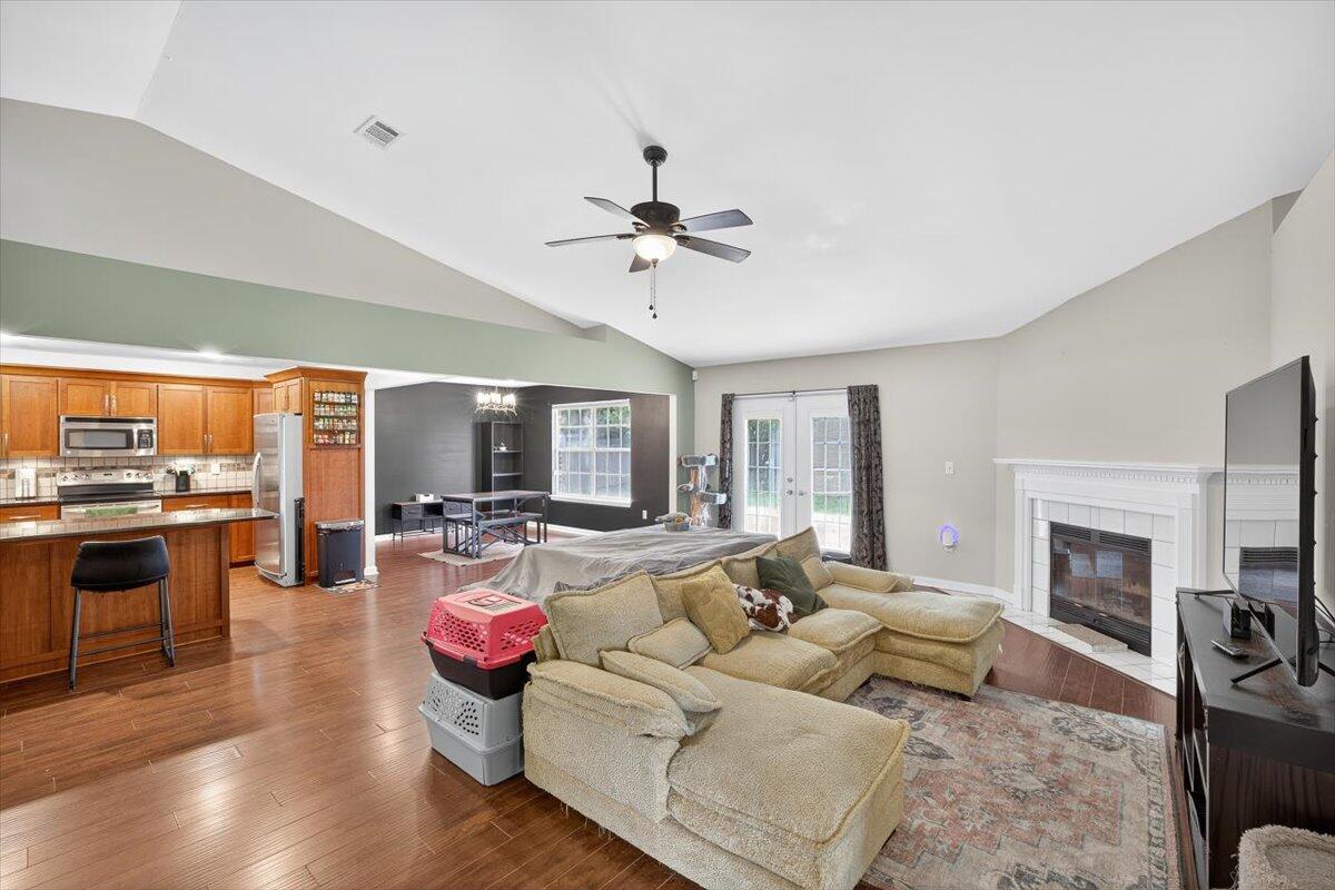 WESTVIEW ESTATES - Residential