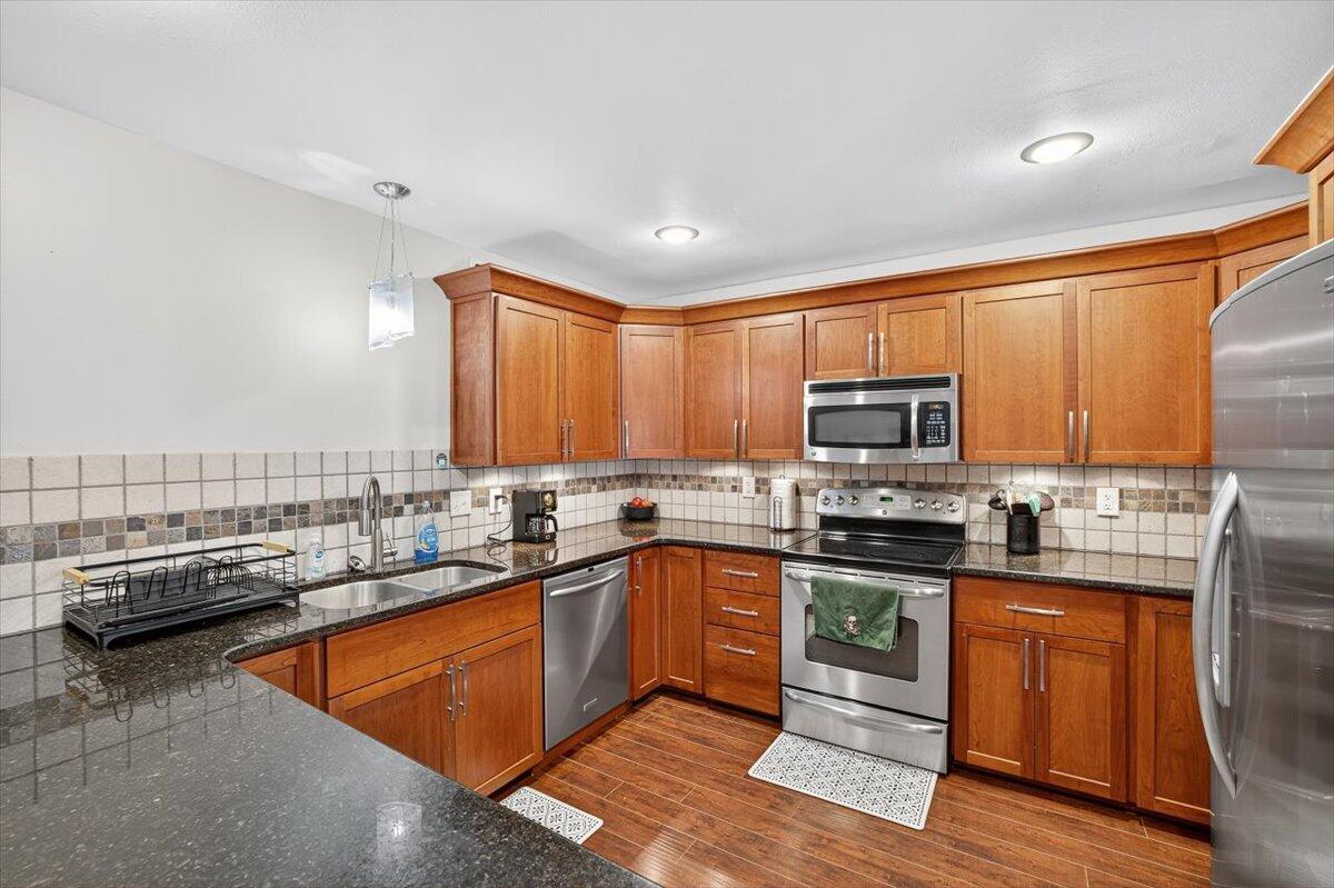 WESTVIEW ESTATES - Residential