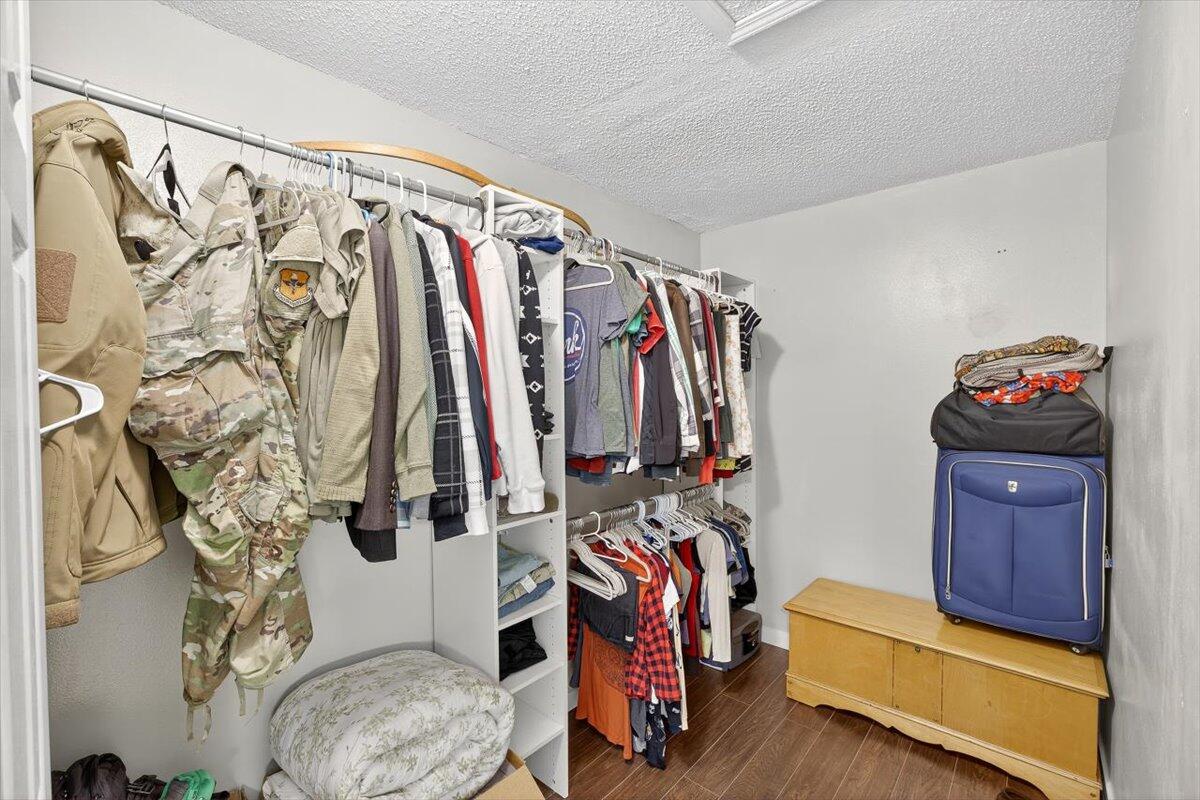 WESTVIEW ESTATES - Residential