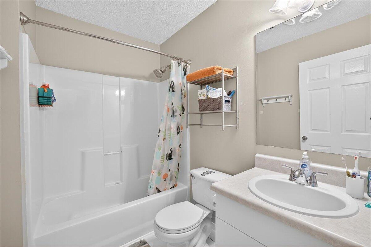 WESTVIEW ESTATES - Residential
