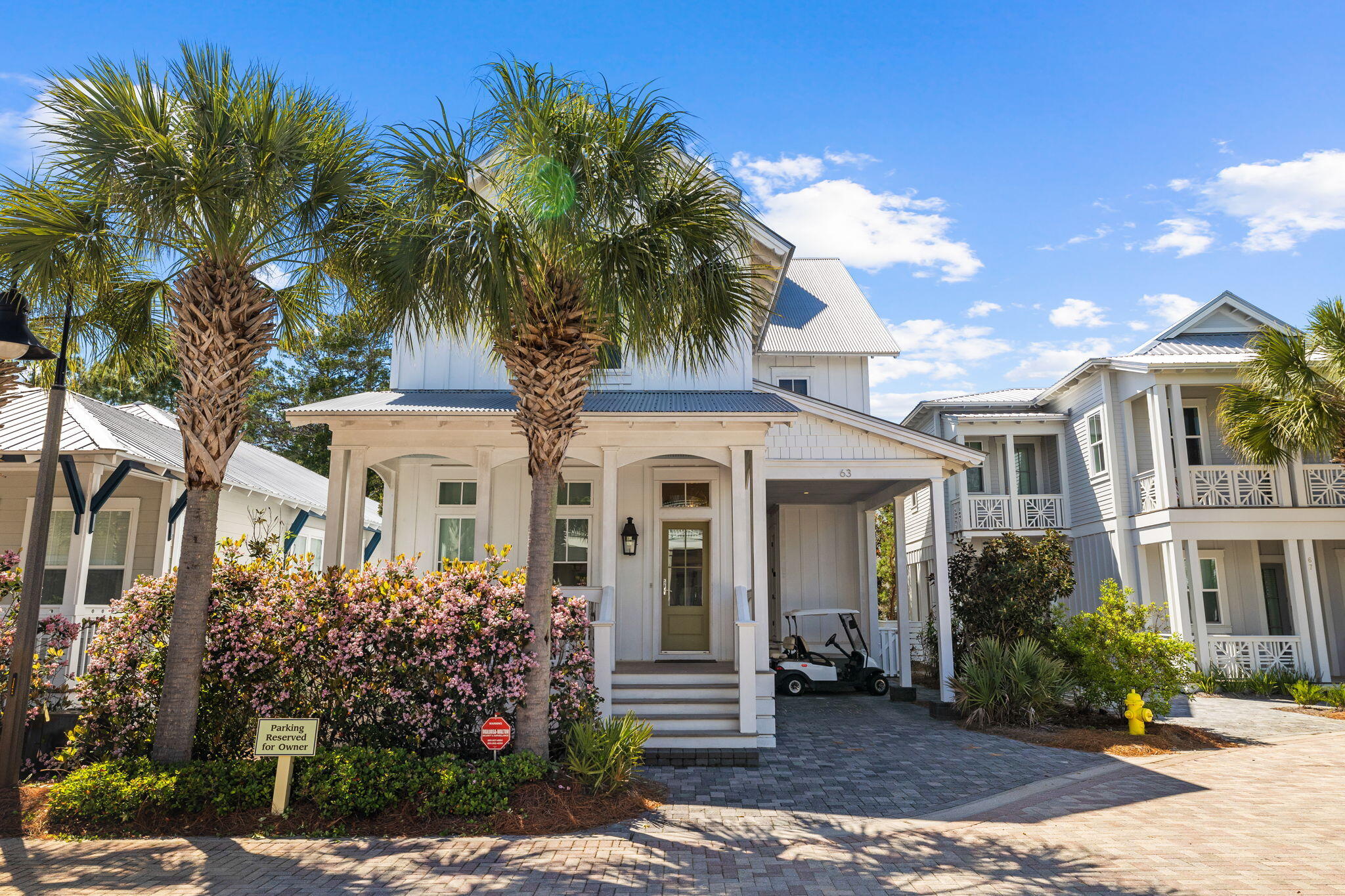 COTTAGES AT EASTERN LAKE - Residential