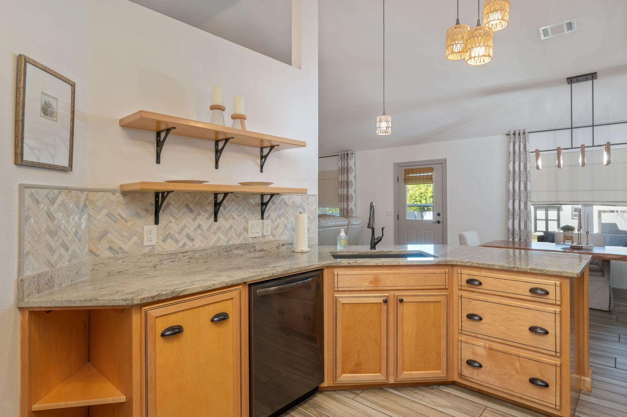 HOLLEY BY THE SEA - Residential