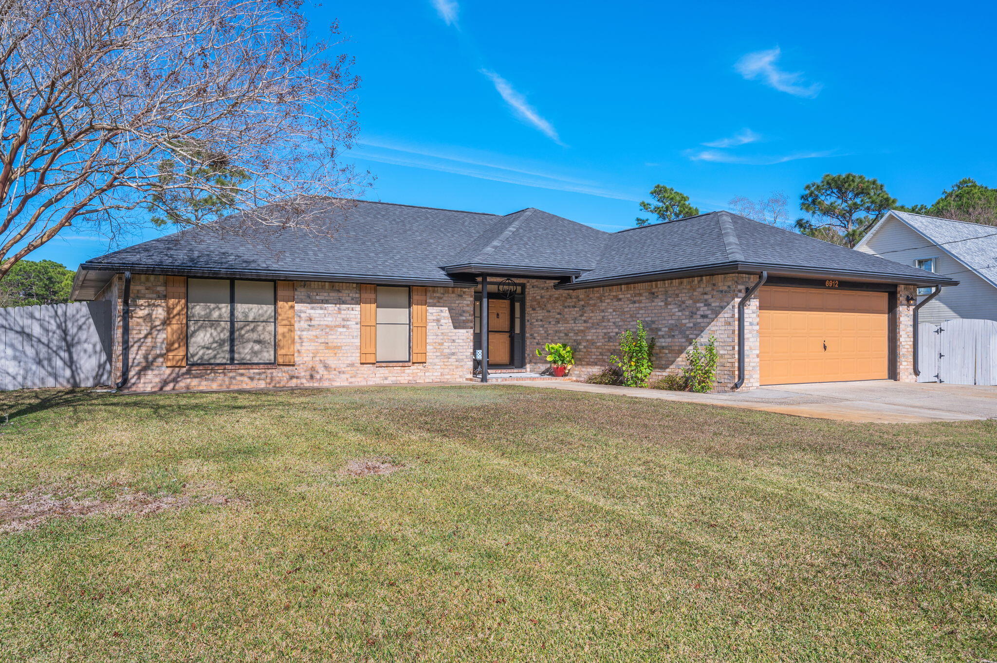 HOLLEY BY THE SEA - Residential