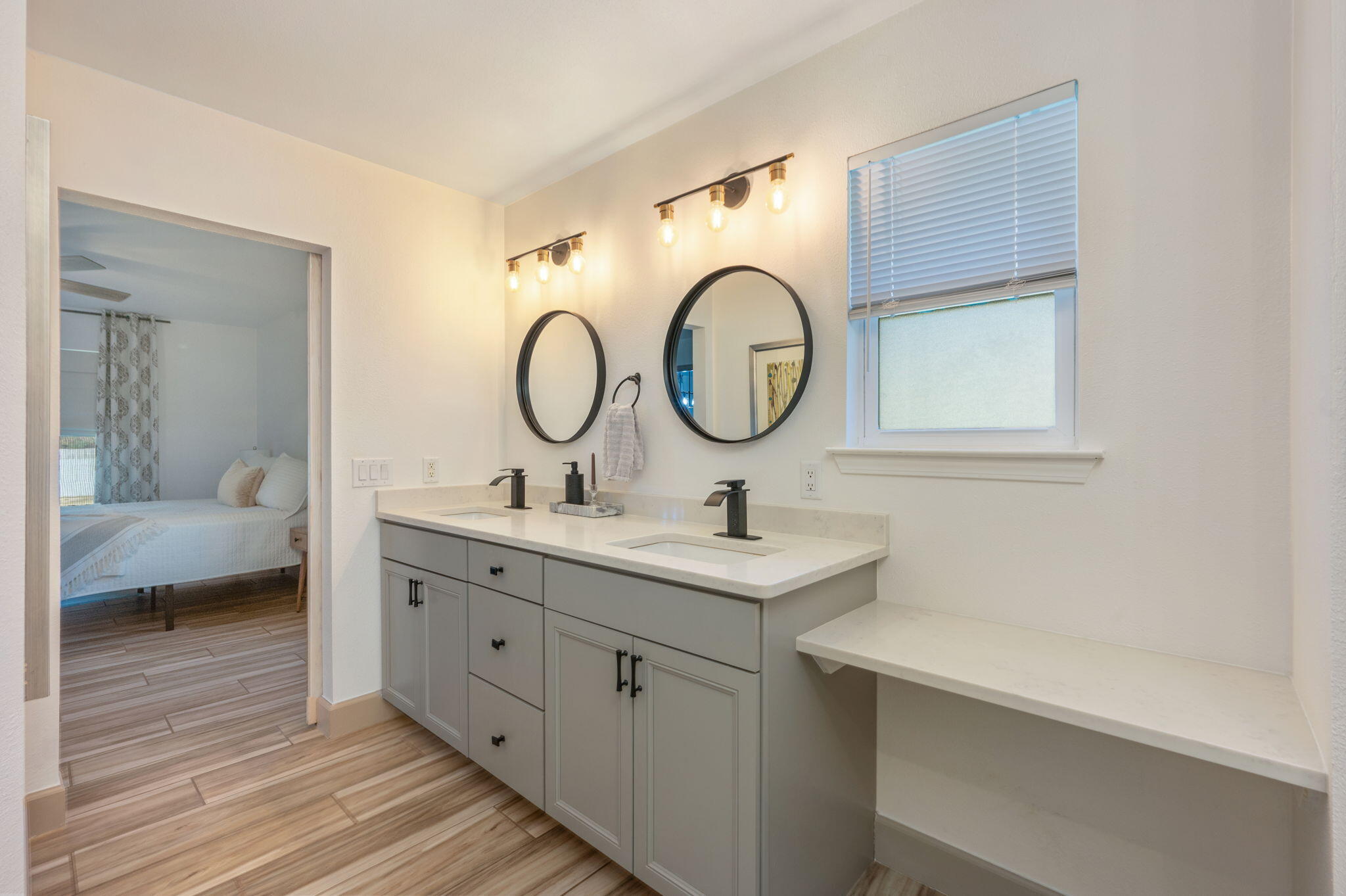 HOLLEY BY THE SEA - Residential