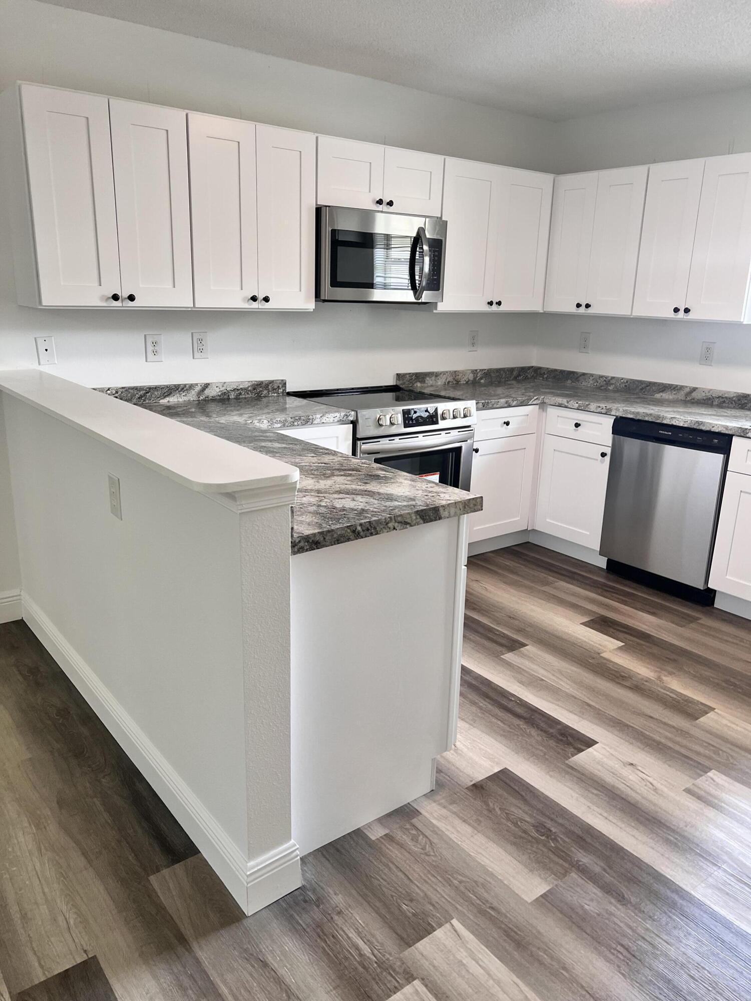 PLANTATION WOODS - Residential