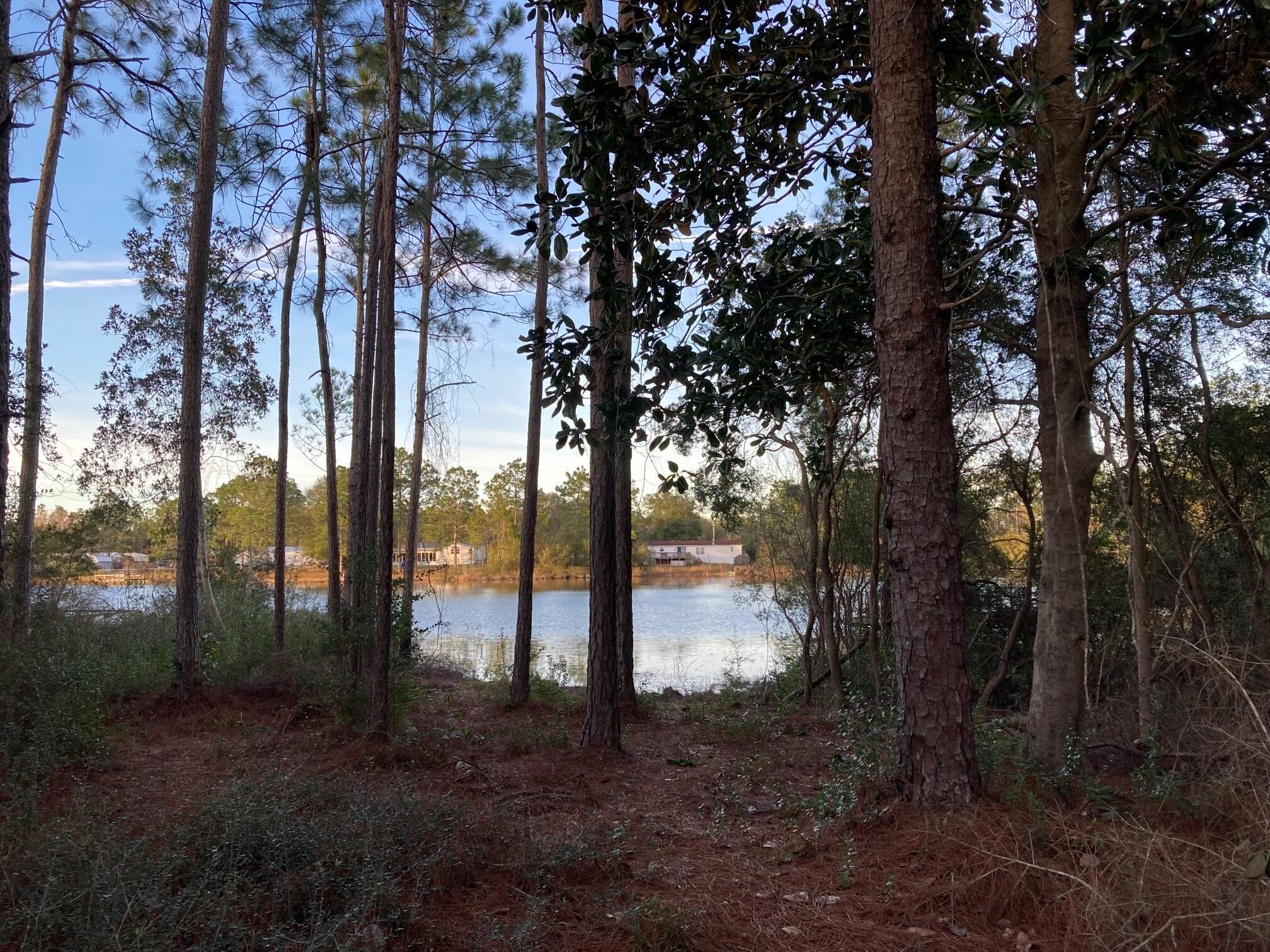 IMPERIAL LAKES - Land