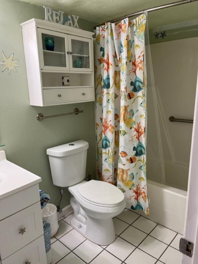 DOLPHIN POINT CONDO - Residential Lease