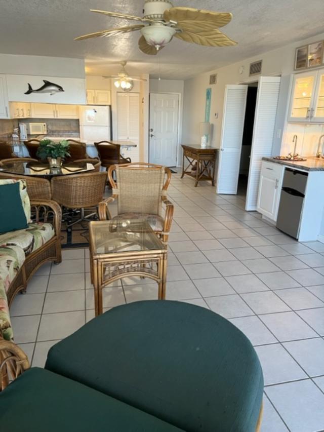 DOLPHIN POINT CONDO - Residential Lease