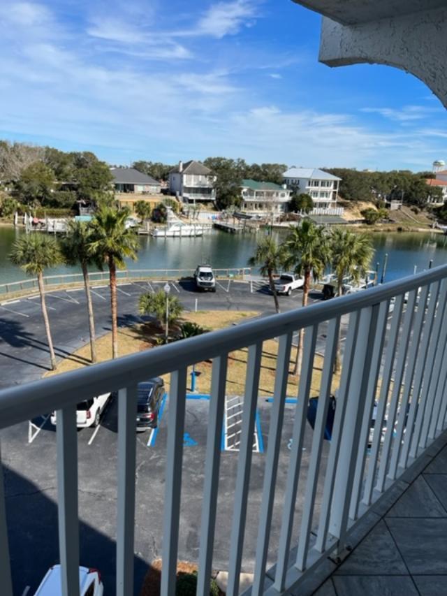 DOLPHIN POINT CONDO - Residential Lease