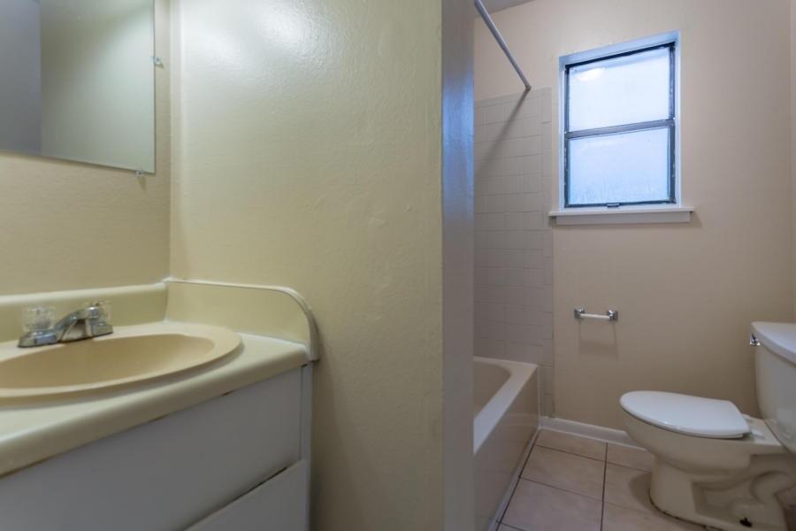 Live Oaks Apartments - Residential