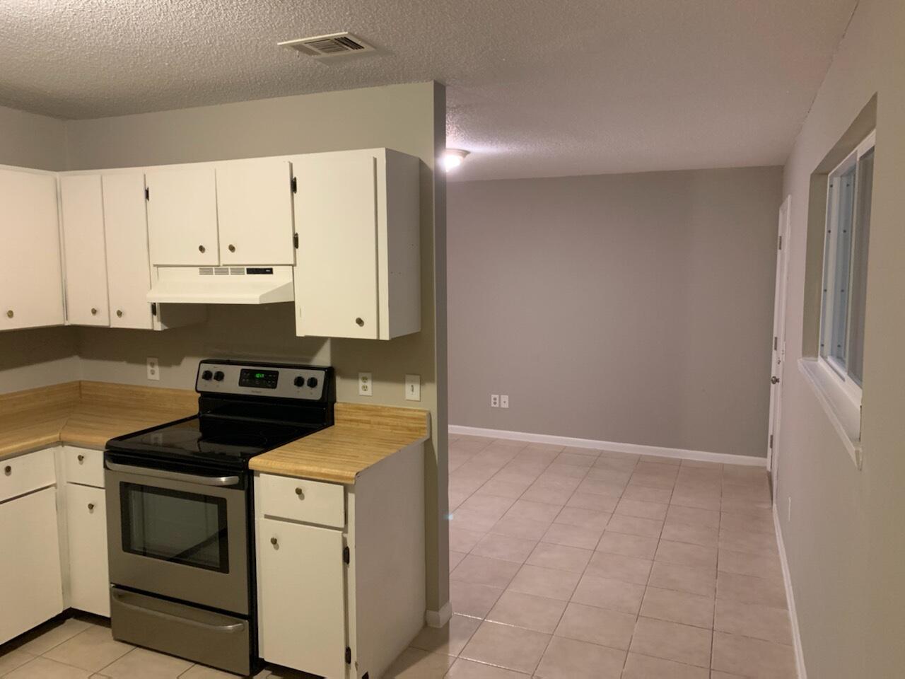 Live Oaks Apartments - Residential