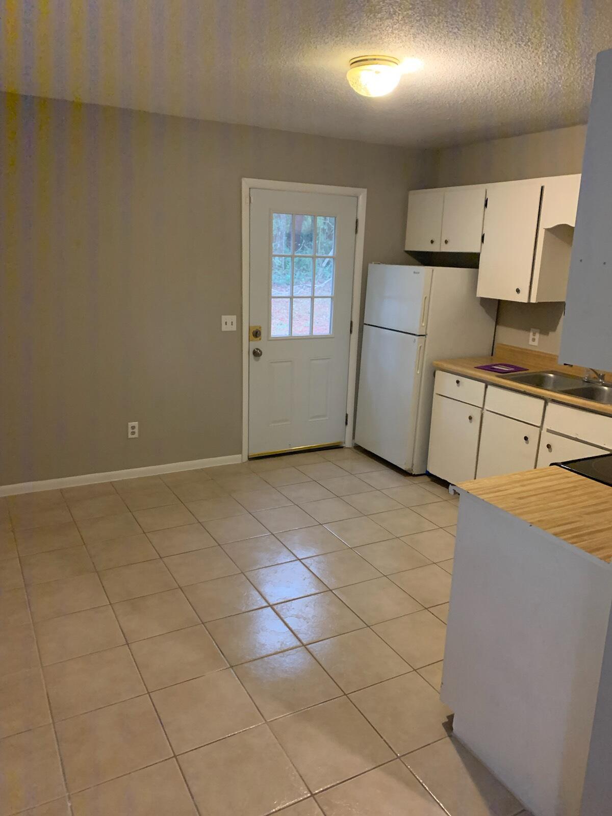 Live Oaks Apartments - Residential
