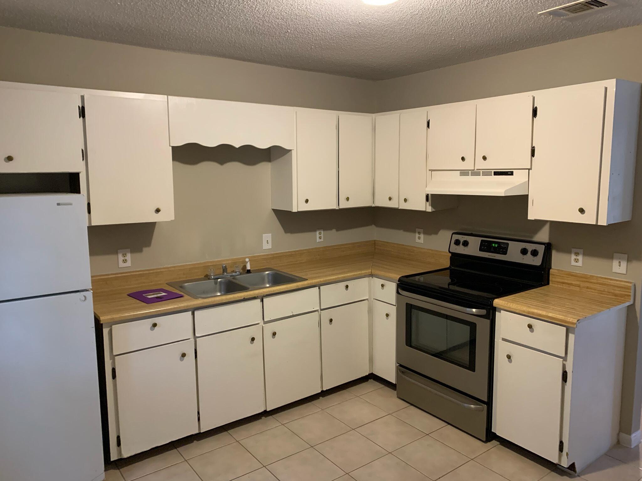 Live Oaks Apartments - Residential