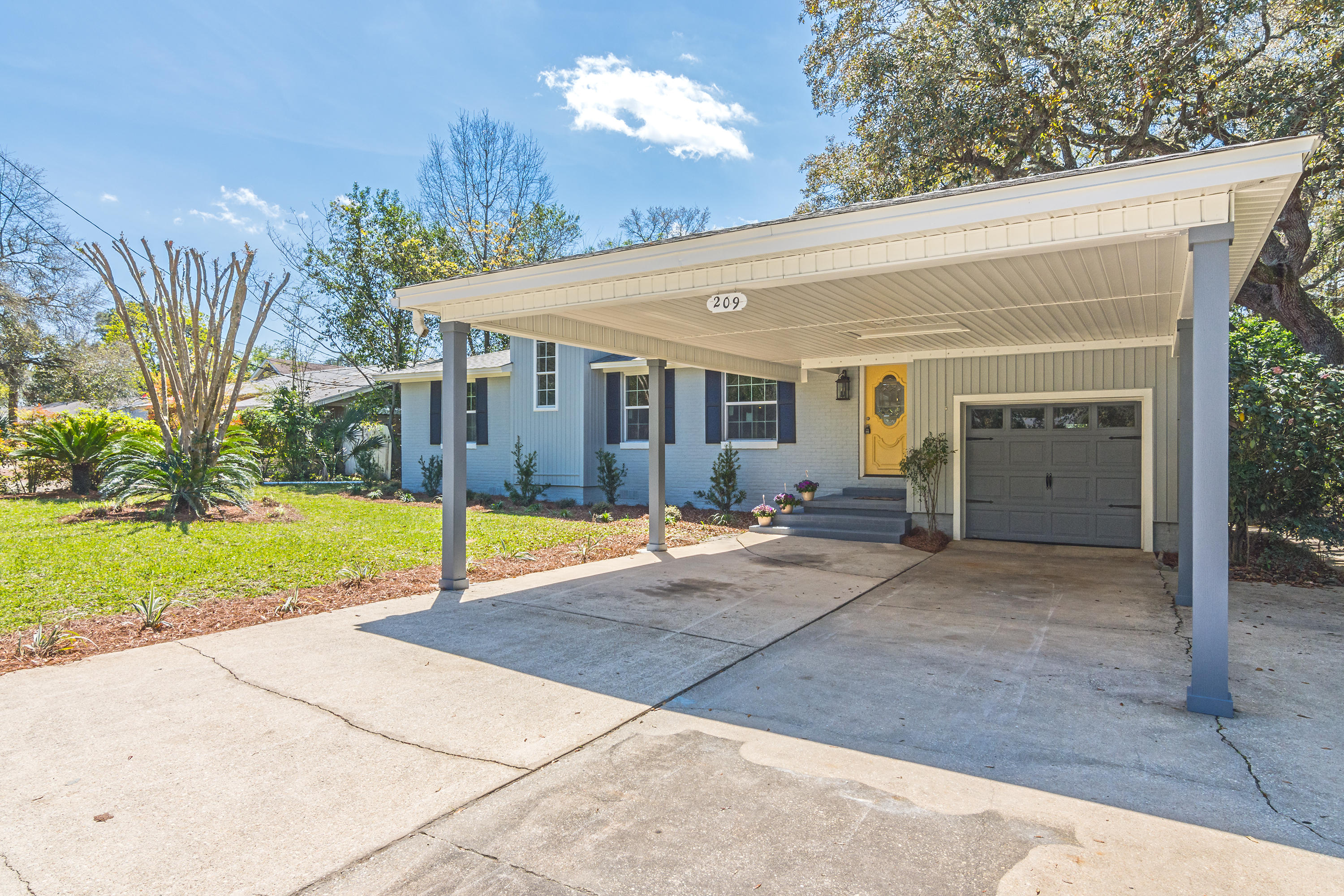 GARNIERS BEACH - Residential