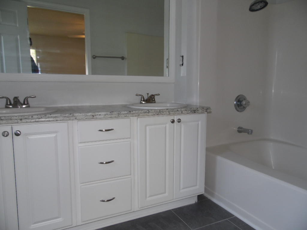 COUNTRYVIEW EST - Residential