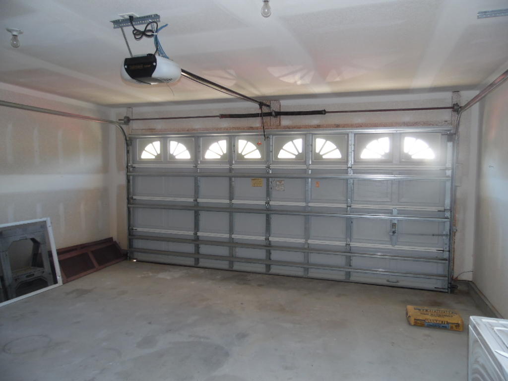 COUNTRYVIEW EST - Residential