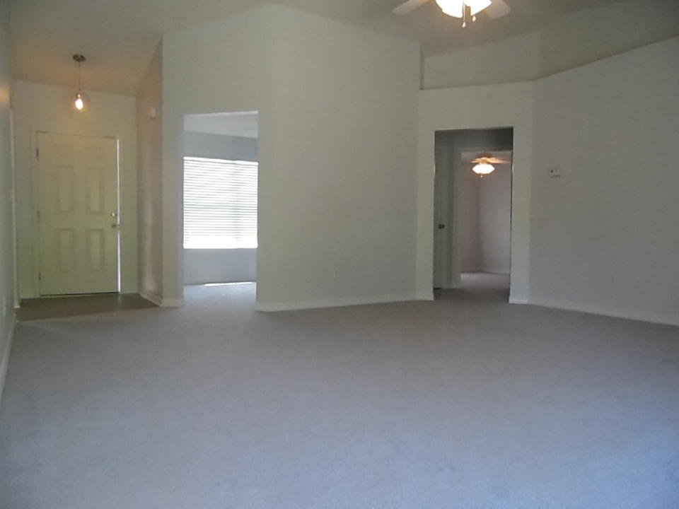 COUNTRYVIEW EST - Residential