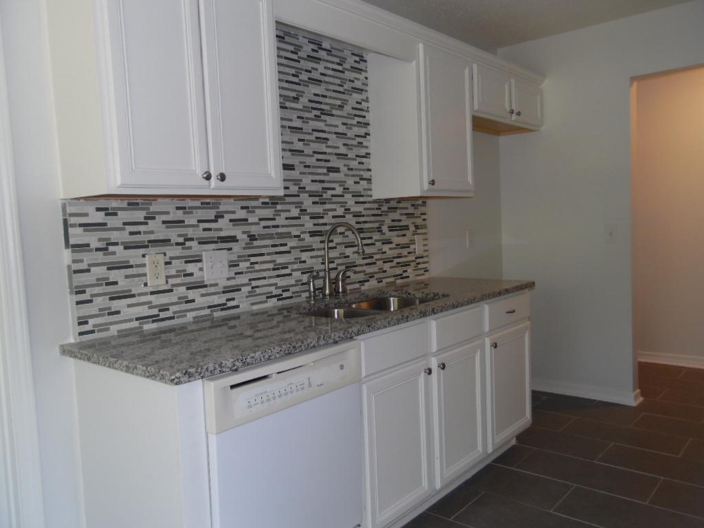 COUNTRYVIEW EST - Residential