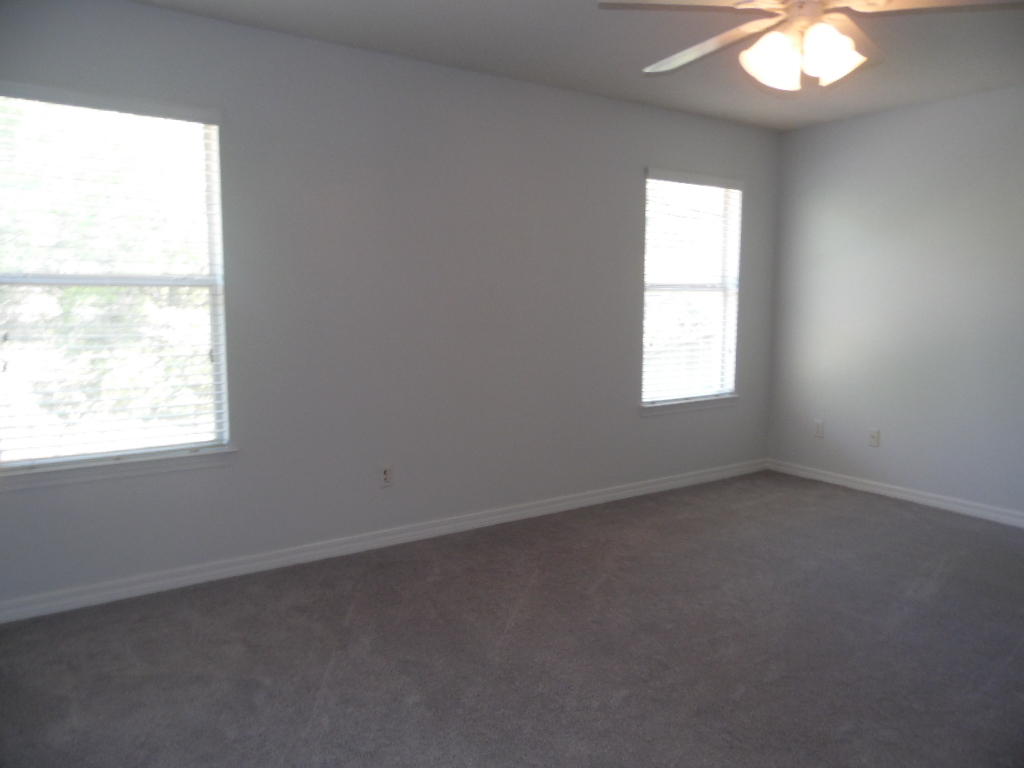 COUNTRYVIEW EST - Residential