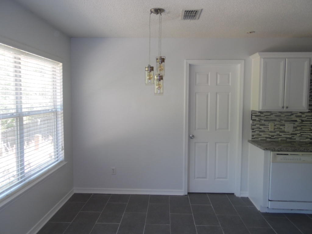 COUNTRYVIEW EST - Residential