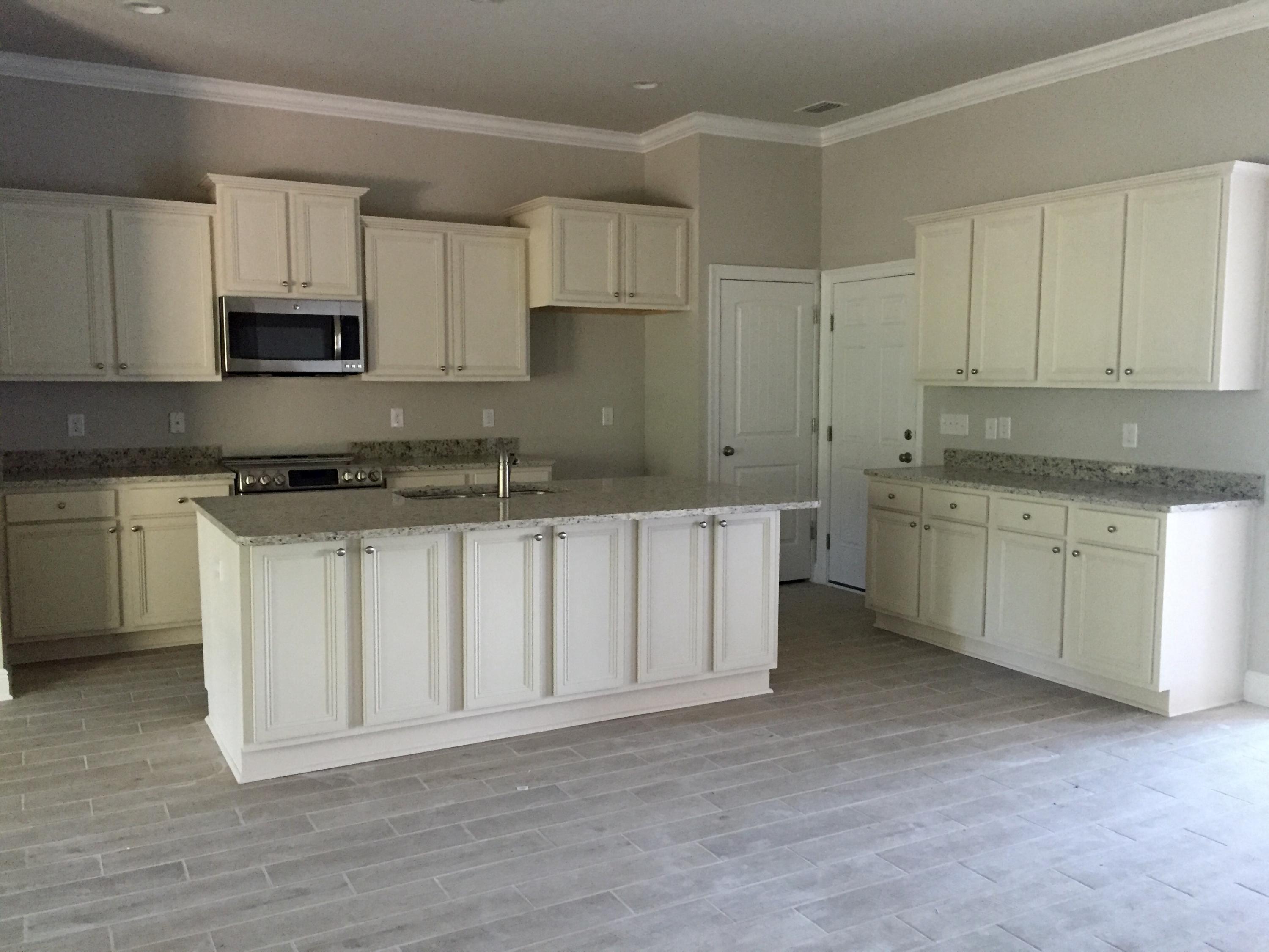 Mussett Bayou Manor - Residential