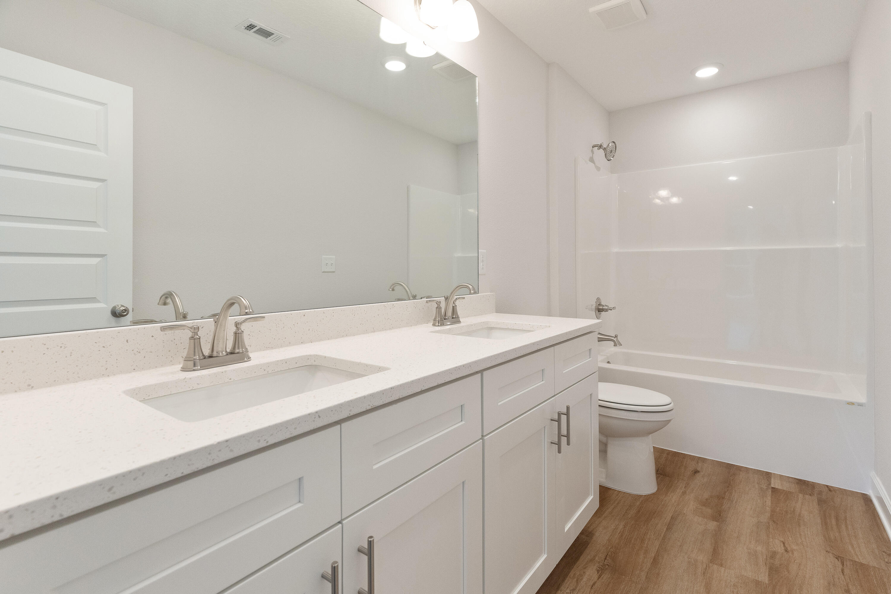 MORRIS ADDN TO CRESTVIEW - Residential