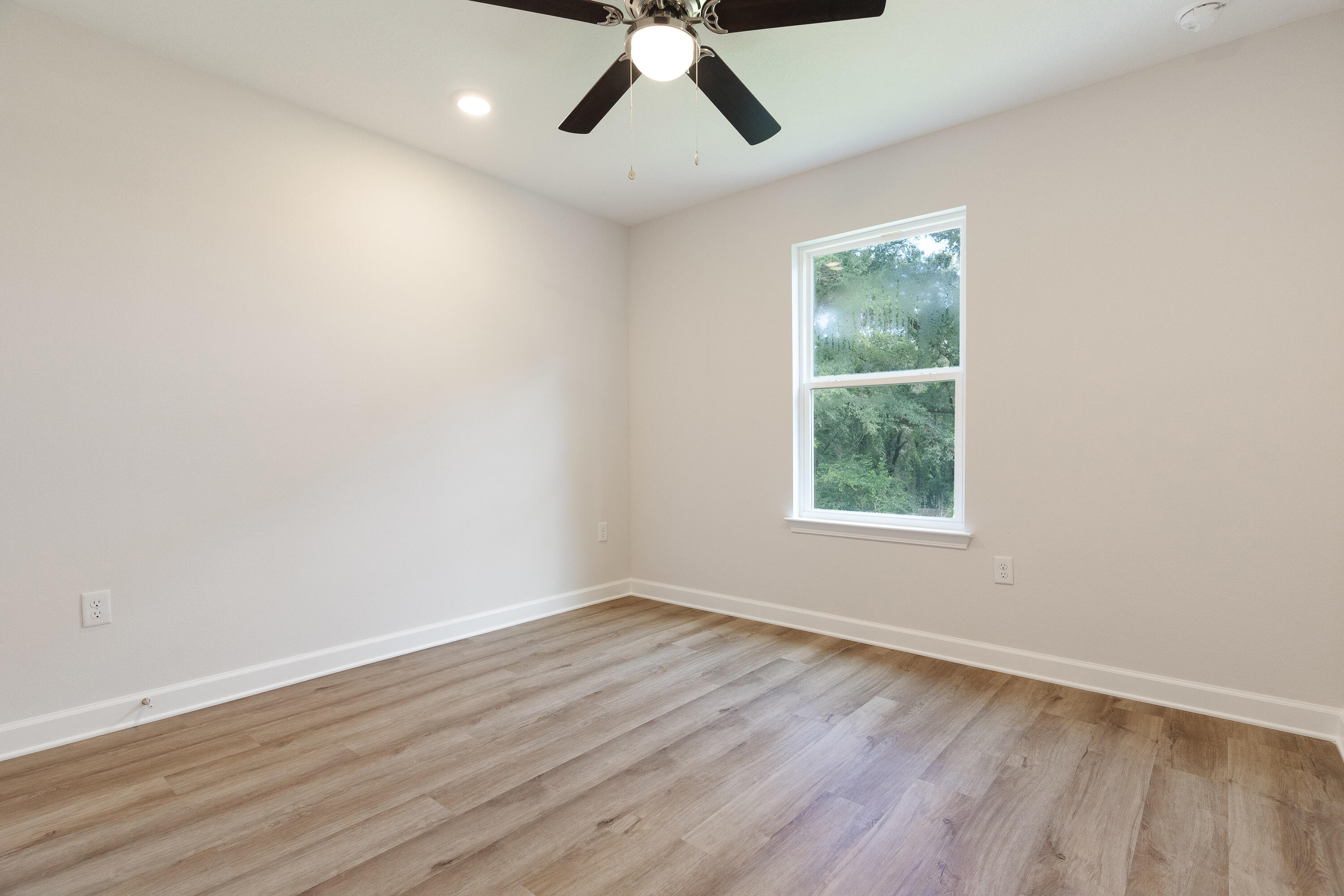MORRIS ADDN TO CRESTVIEW - Residential