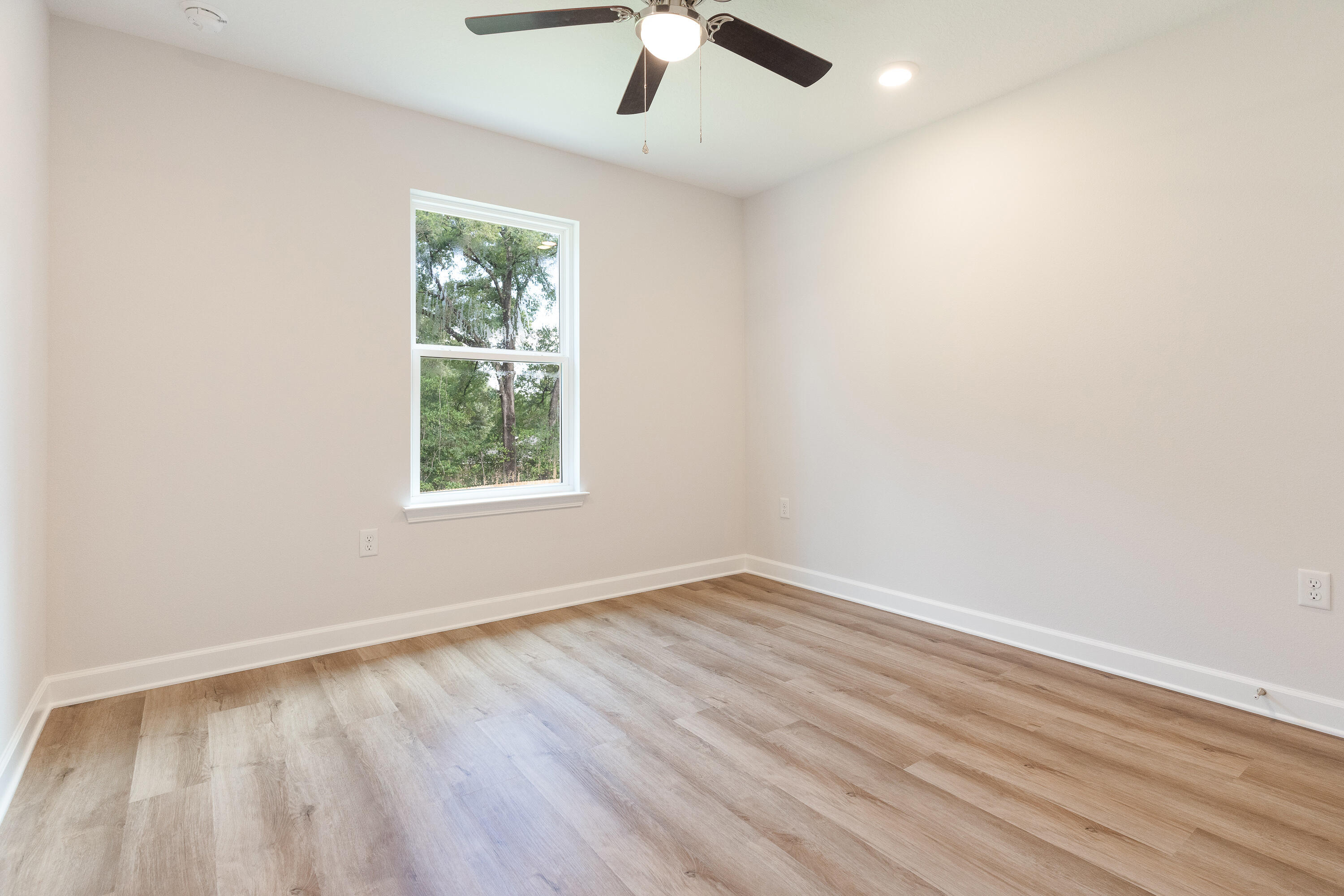 MORRIS ADDN TO CRESTVIEW - Residential