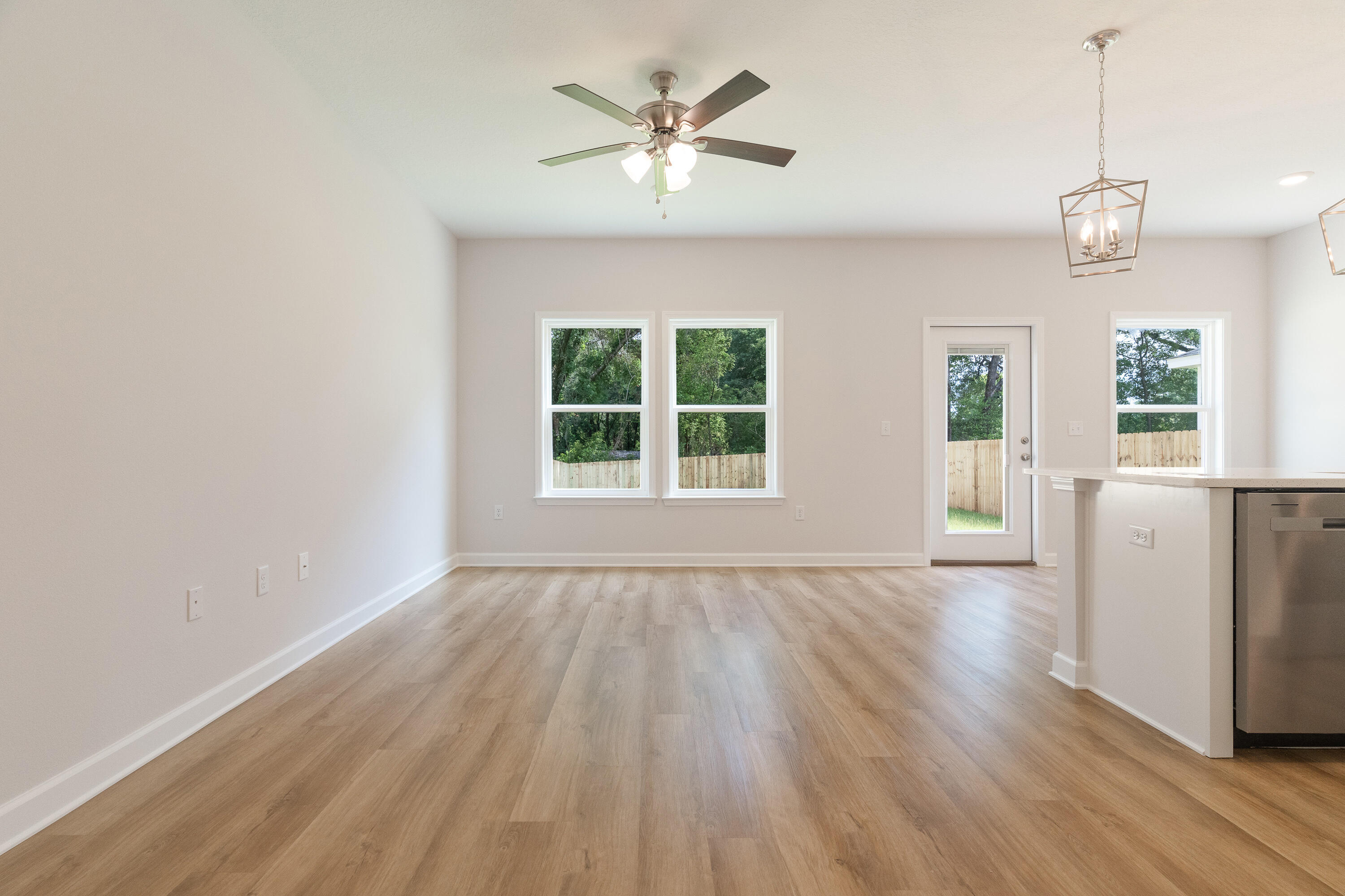 MORRIS ADDN TO CRESTVIEW - Residential