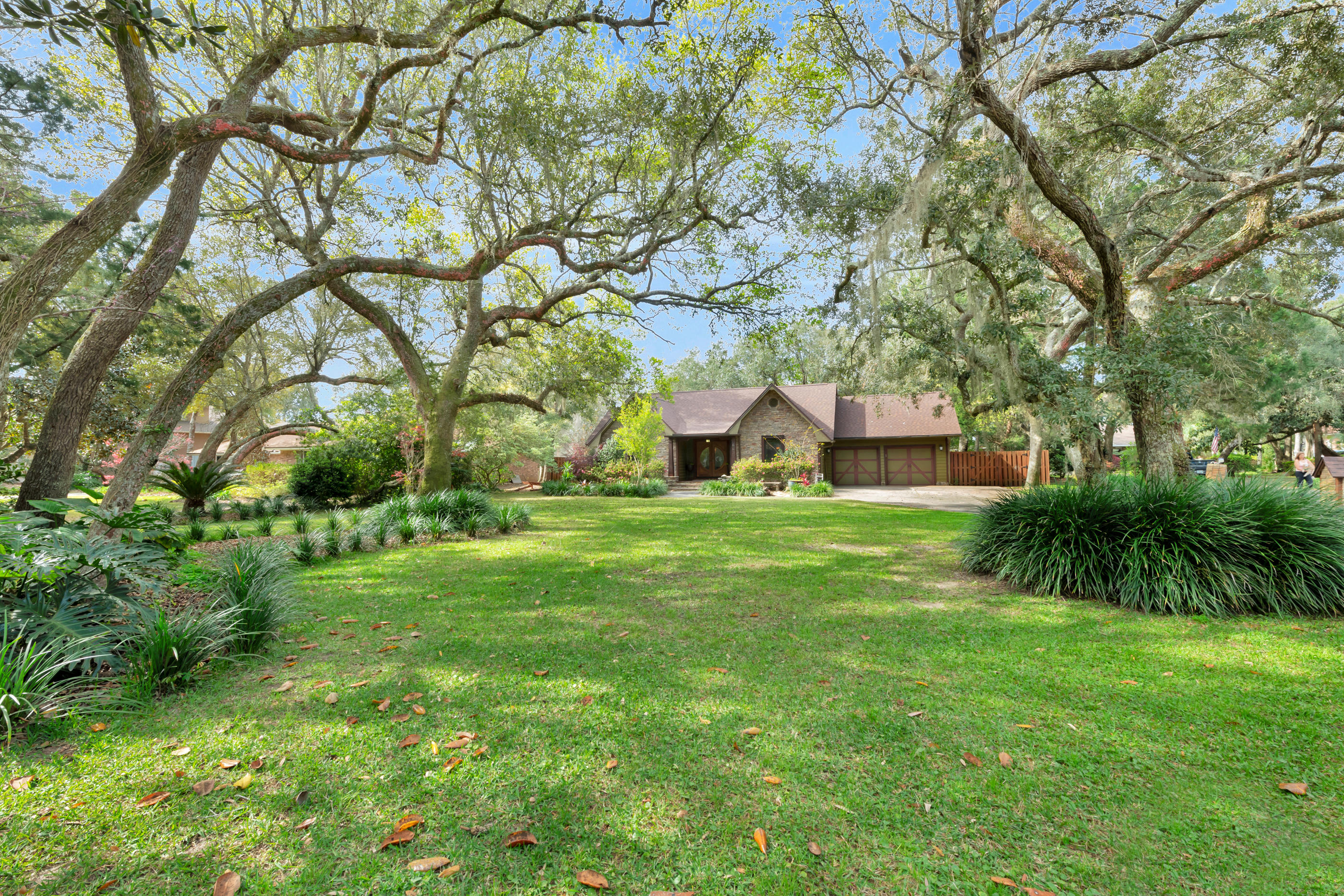 Robledal Estates - Residential